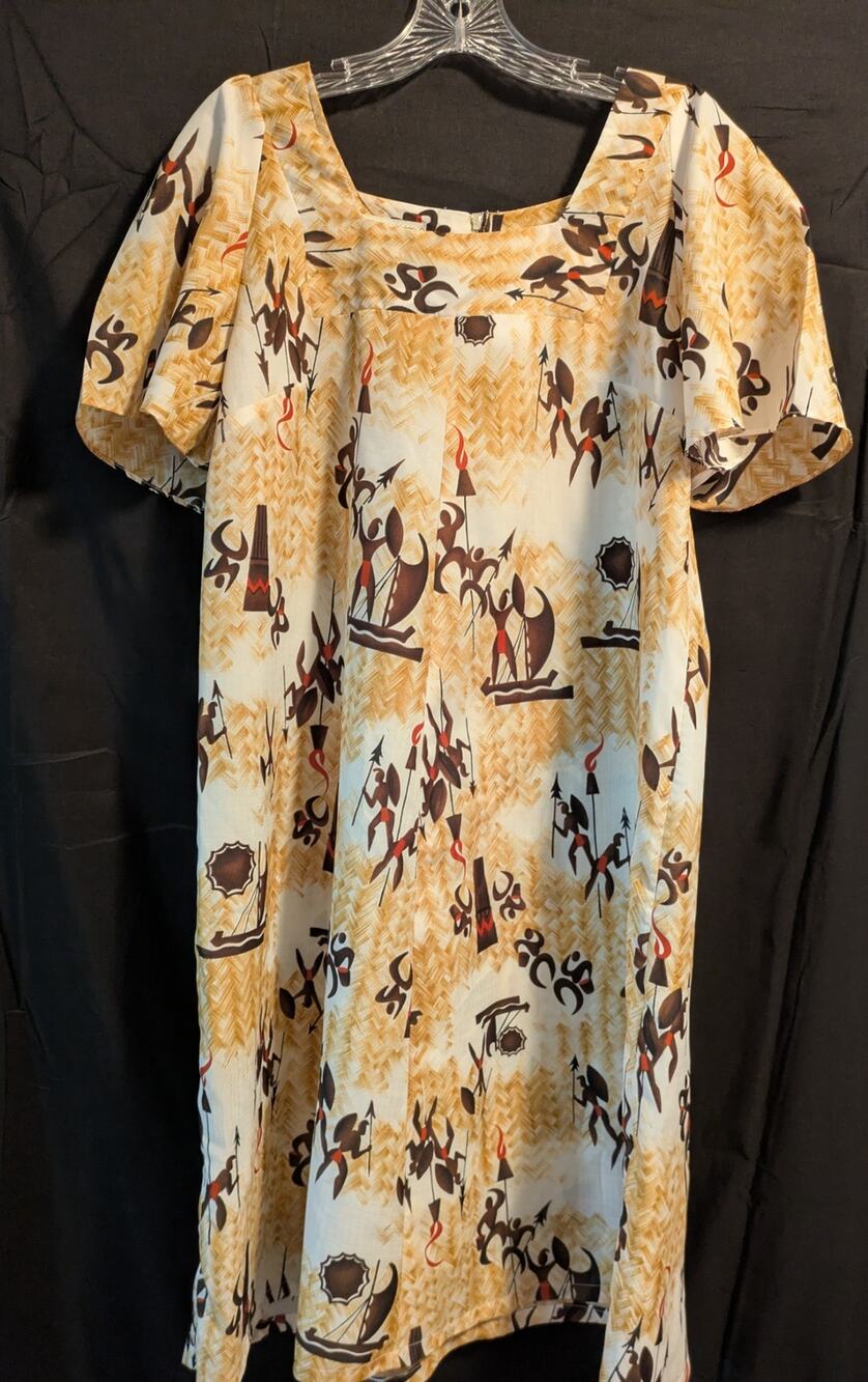 Vintage 1970s Tropicana Hawaii shift dress tiki Polynesian print cream M/L NWOT